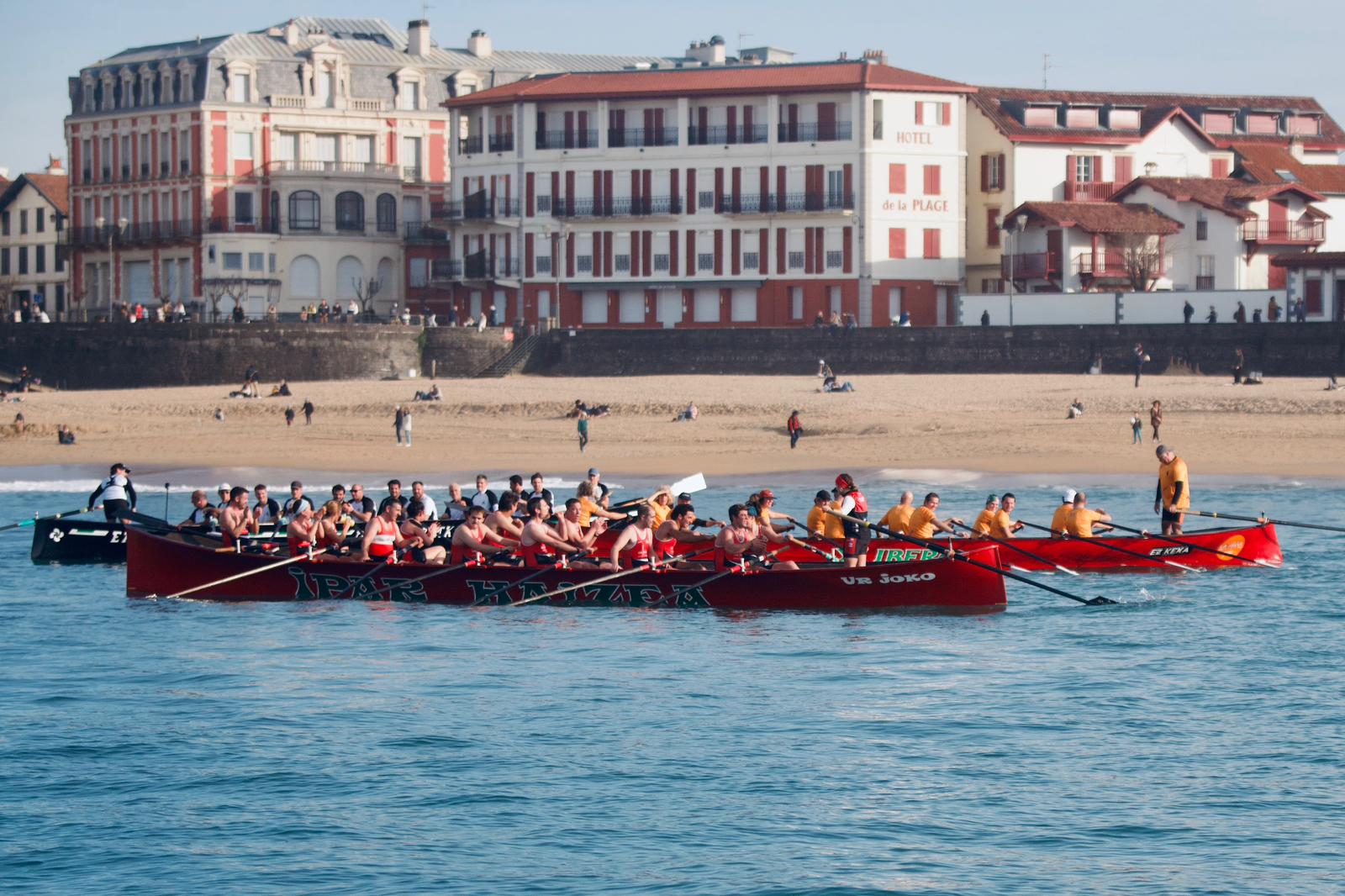 Les trainières d’Iparralde dans la baie de SaintJeandeLuz et Ciboure UR YOKO Aviron